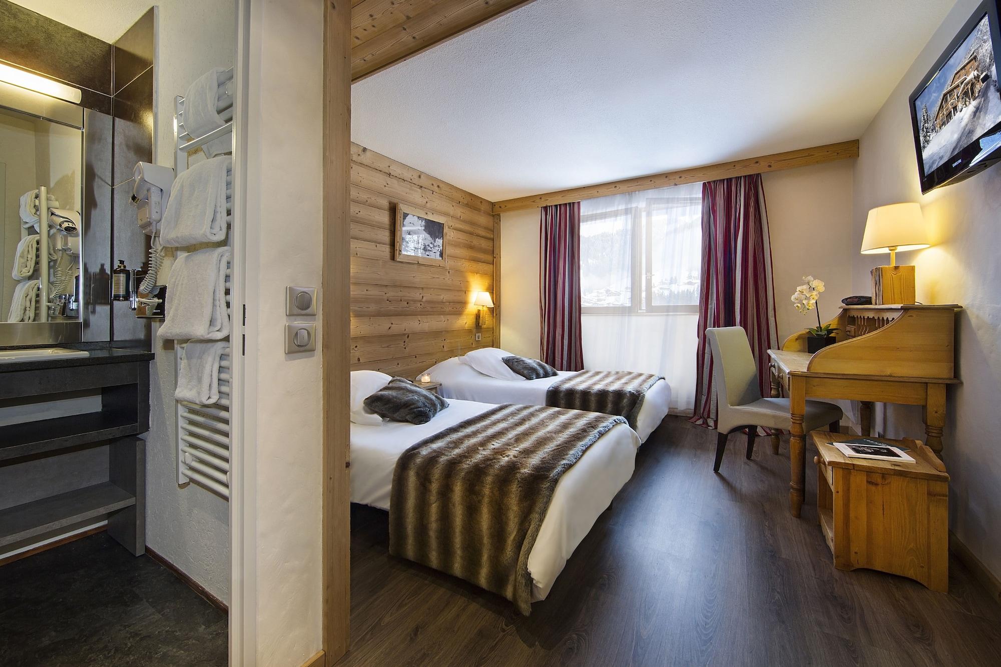 Hotel Alpen Roc Ла Клусаз Екстериор снимка