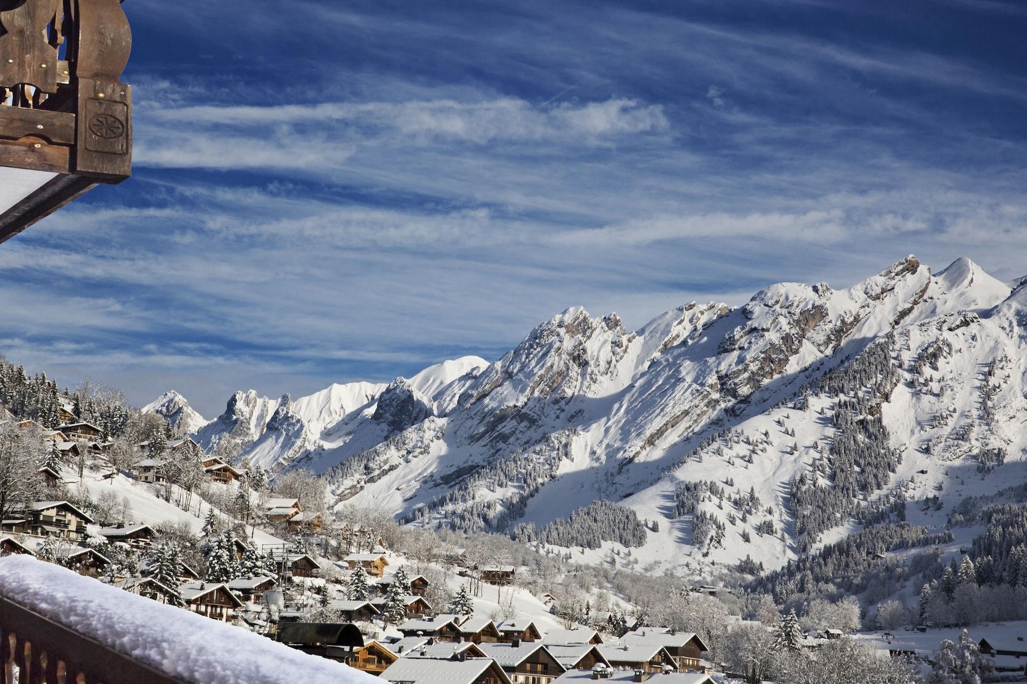 Hotel Alpen Roc Ла Клусаз Екстериор снимка