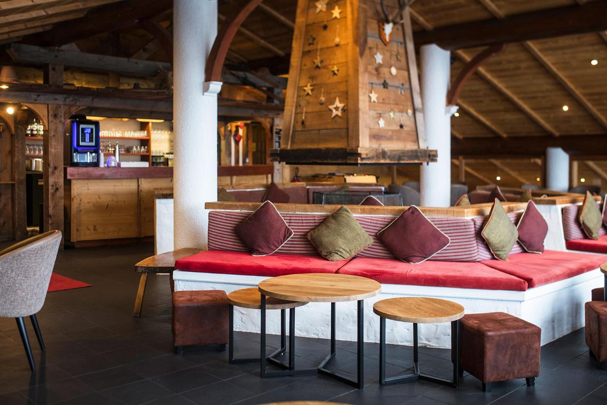 Hotel Alpen Roc Ла Клусаз Екстериор снимка