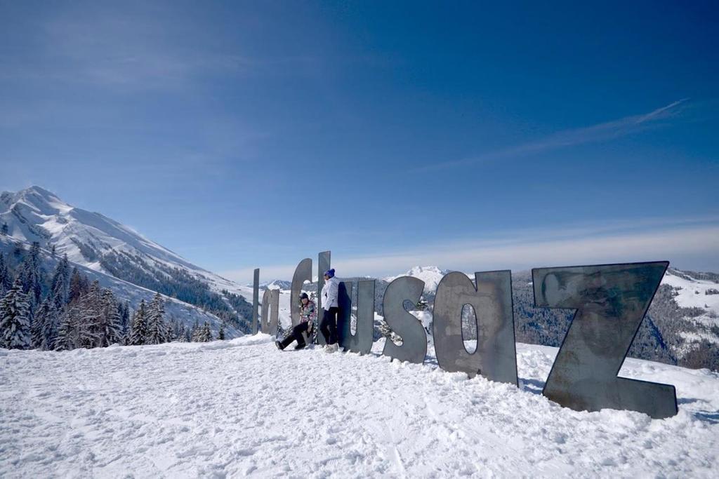 Hotel Alpen Roc Ла Клусаз Екстериор снимка