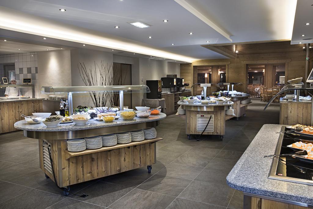 Hotel Alpen Roc Ла Клусаз Екстериор снимка
