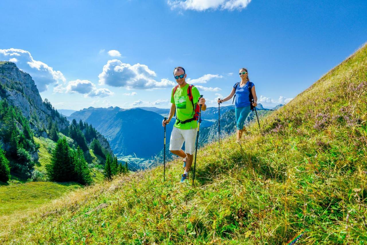 Hotel Alpen Roc Ла Клусаз Екстериор снимка